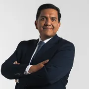 Juan Unapanta director de maestría en gerencia tributaria